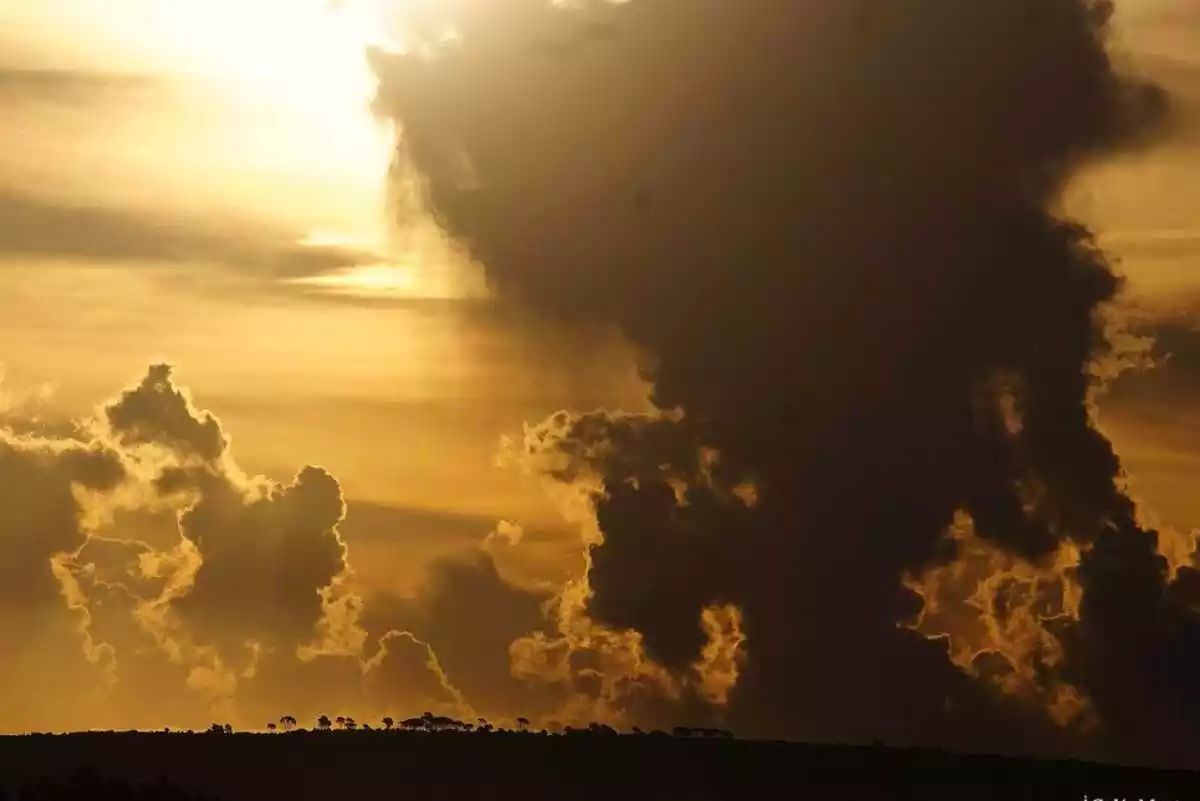 Imatge d'unes potents nuvolades a l'Empordà