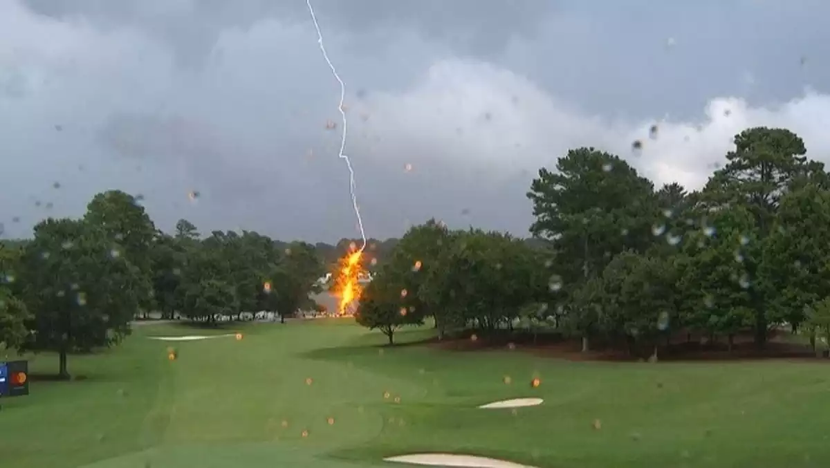 Un rayo deja seis heridos en un campo de golf en Atlanta