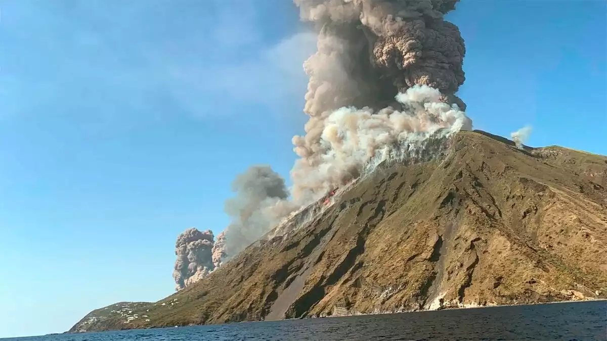 La erupción ha sucedido sin previo aviso y al menos ha muerto un visitante
