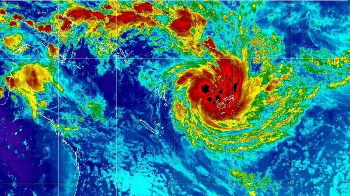 Imatge de satèl·lit del tifó Sarai a les Illes Fiji