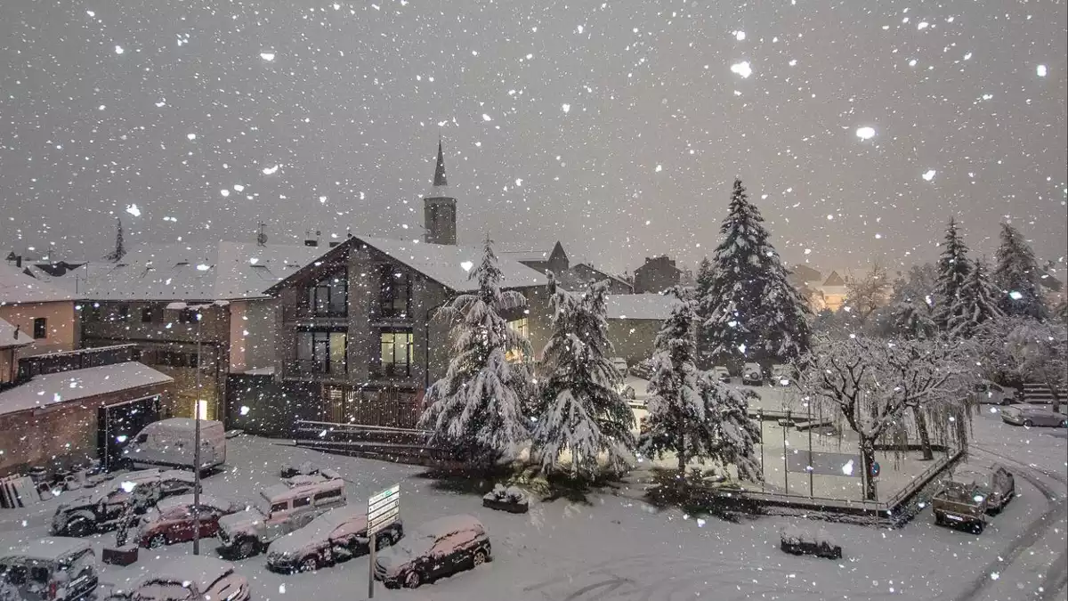 Imatge de la nevada d'aquest matí a Esterri d'Àneu (Pallars Sobirà)
